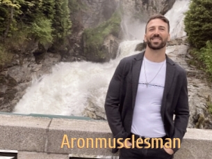 aronmusclesman Single Spass