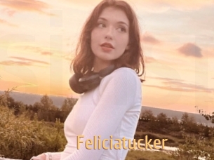 feliciatucker Single Spass