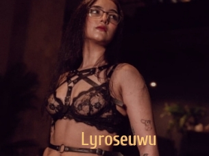 lyroseuwu Single Spass