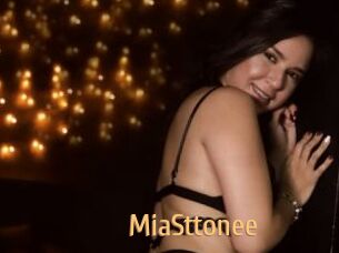 MiaSttonee