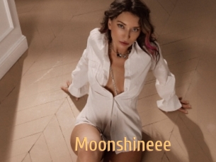 Moonshineee