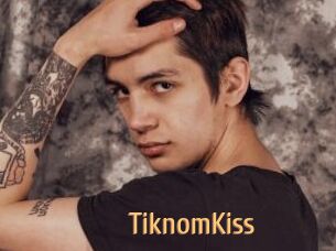 TiknomKiss