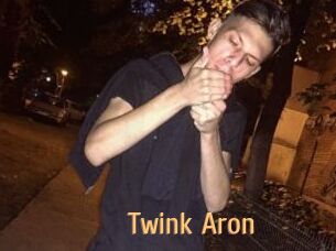 Twink_Aron
