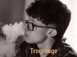troyrouge Single Spass